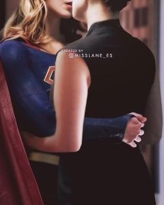 Unraveling The Fifth Wall in Supercorp Fanfic